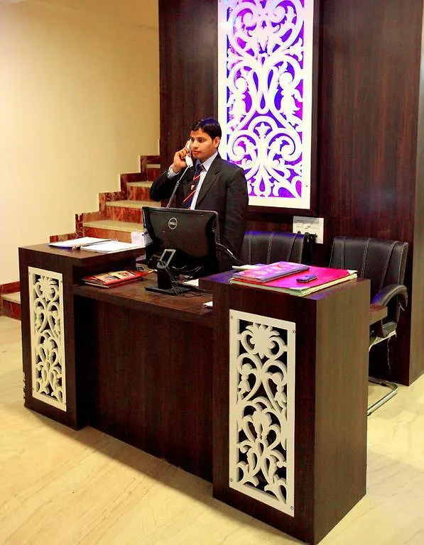 אגרה Hotel O Tajway Inn