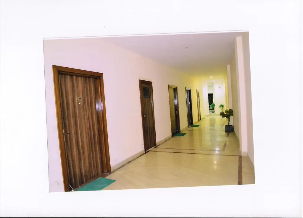 אגרה Hotel O Tajway Inn 2*, מייזור