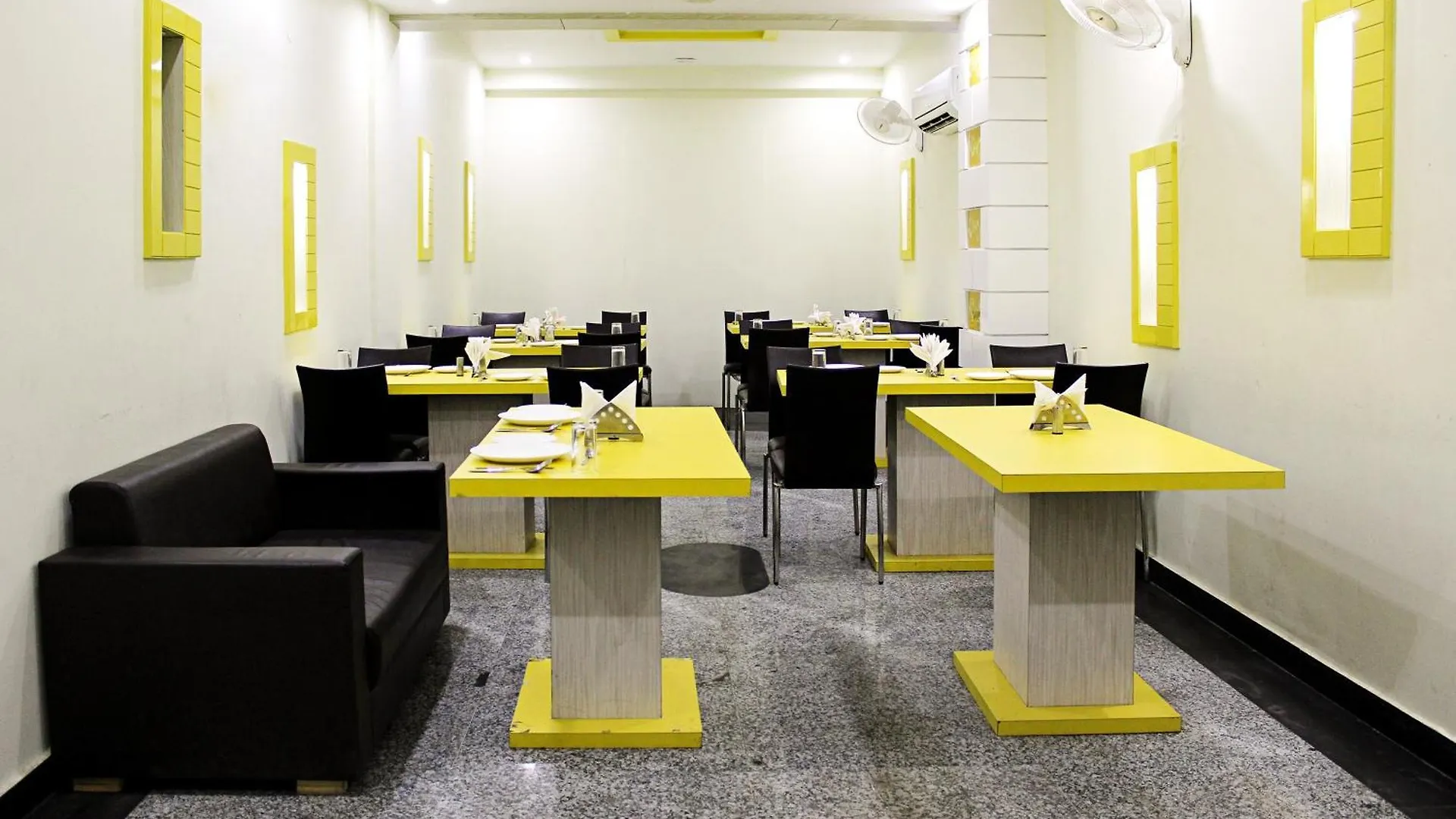 Hotel O Tajway Inn 아그라
